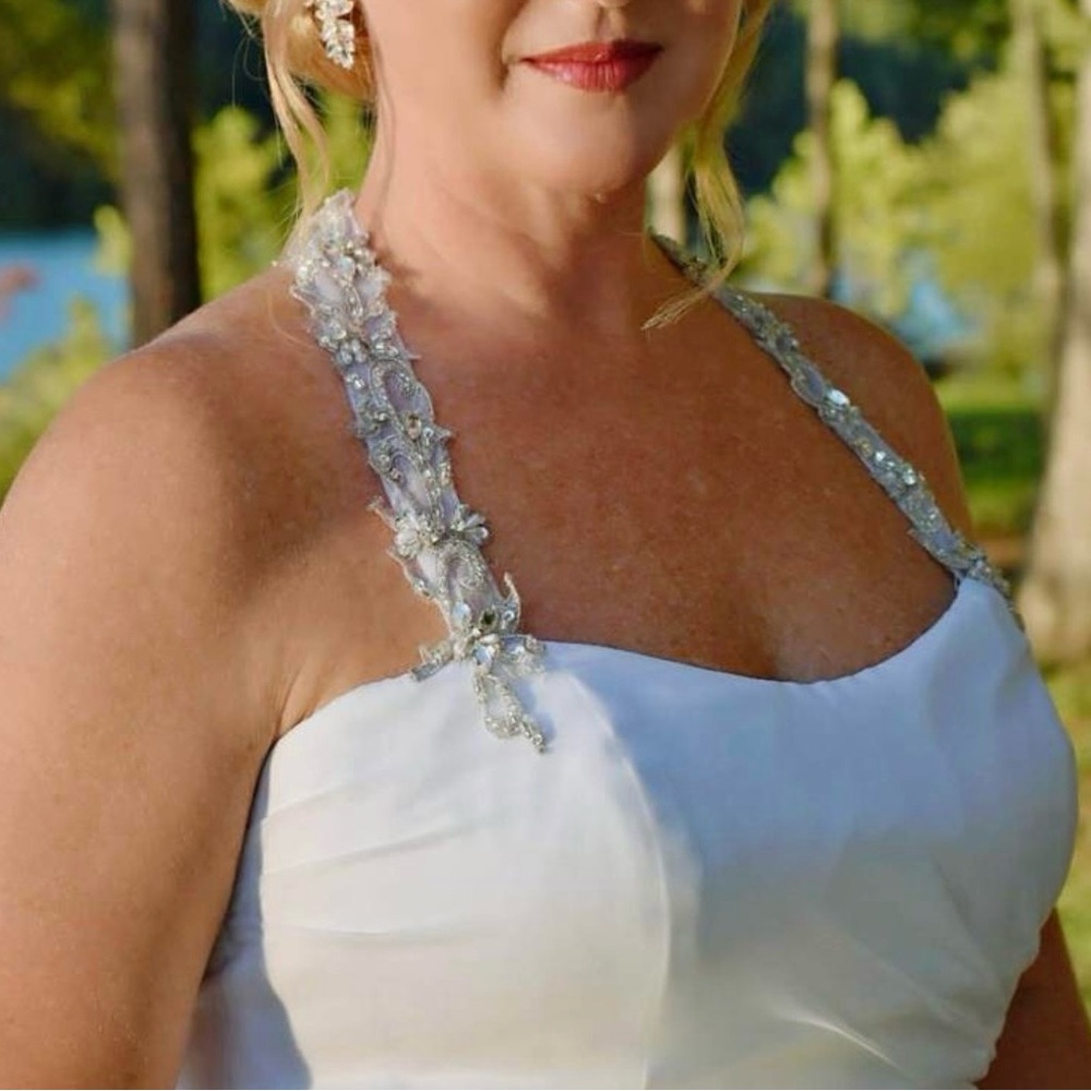 Elegant White Wedding Dress